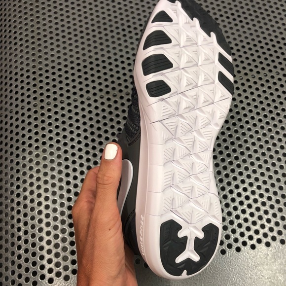 🌪Nike Training 🌪New in a box 🌪Price firm - Picture 7 of 8